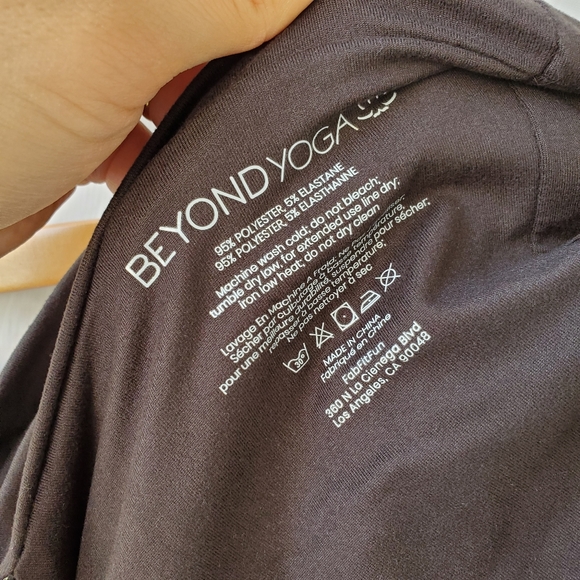 Beyond Yoga black Infinity scarf - Picture 11 of 13